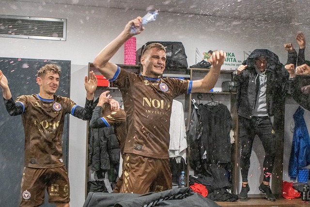 场内外的精 场内外的精